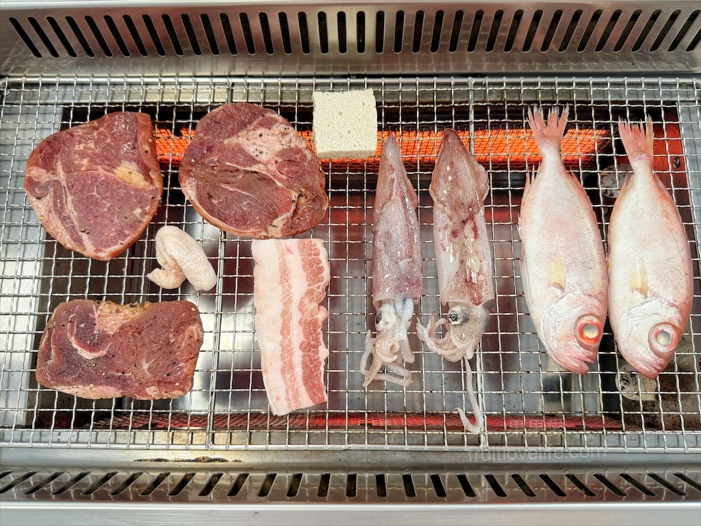 左營小吃推薦 ,  自由市場裡還沒開攤就排滿滿人潮的油雞. 醉雞 , 還有在地人最愛來一杯的消暑綠豆露   早餐吃飽飽的 肉粽蛋餅    , 還有眷村旁在地人最愛的美味飯糰 @果果愛Fruitlove