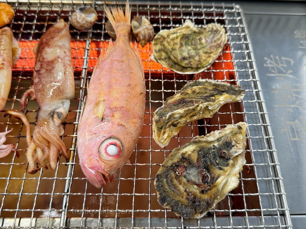 澎湖享燒烤Enjoy BBQ|澎湖馬公燒烤吃到飽，冷氣開放無煙燒烤吃到飽，鮮蚵、小管、海魚任你夾 @果果愛Fruitlove