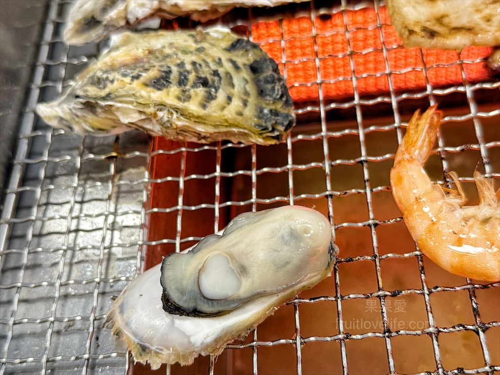 澎湖享燒烤Enjoy BBQ|澎湖馬公燒烤吃到飽，冷氣開放無煙燒烤吃到飽，鮮蚵、小管、海魚任你夾 @果果愛Fruitlove