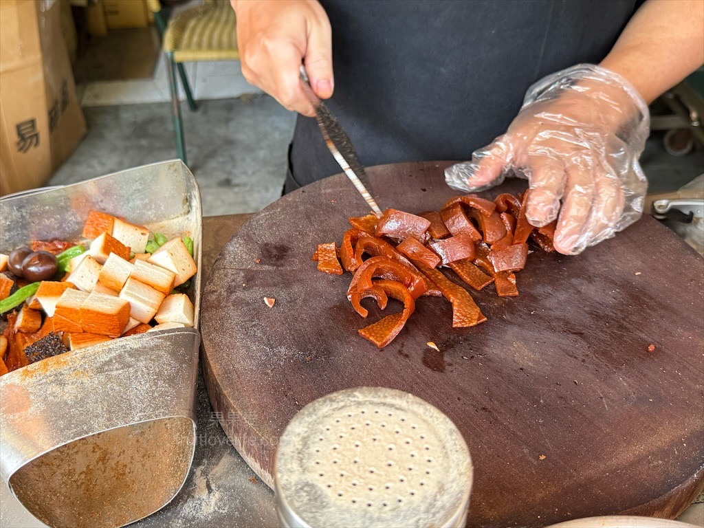 燻茶滷味|台中沙鹿燻茶滷味，沙鹿火車站前平價唰嘴冷滷味，香甜回甘，無論是當點心、宵夜都很適合 @果果愛Fruitlove