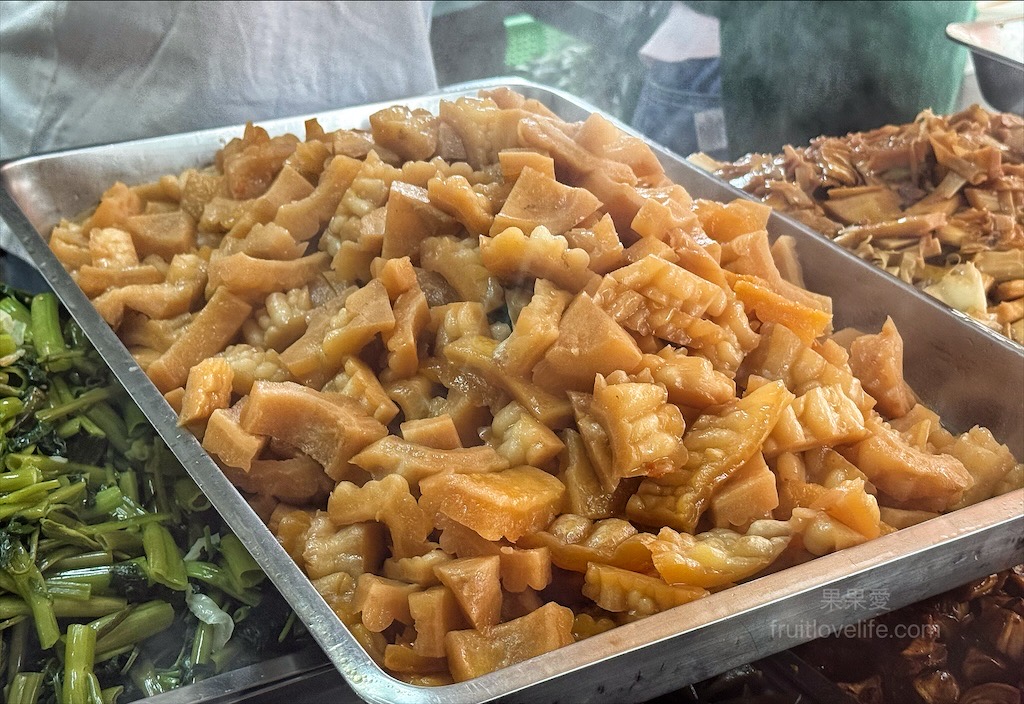 阿珠便當|台中西屯便當，便當通通一率70元，主菜多樣，搭配四樣配菜，吃飽飽免煩惱 @果果愛Fruitlove