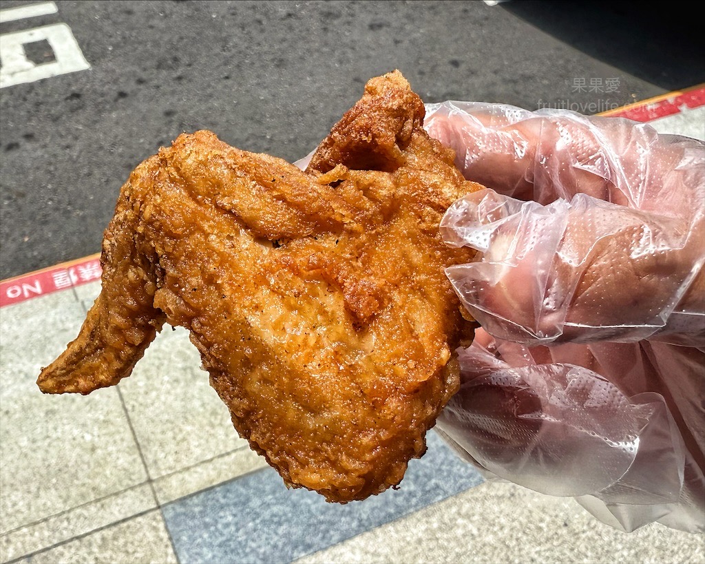 沙鹿郭家炸雞|台中沙鹿炸雞，沙鹿市場40年老字號炸雞店，雞翅、香酥雞超搶手，搭配獨家特調胡椒鹽，超對味又唰嘴 @果果愛Fruitlove