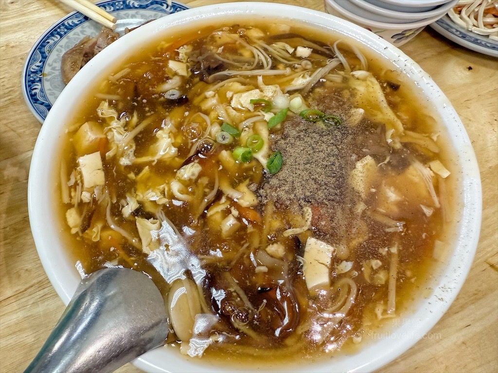 盛東餃子館|台中東勢水餃，當地飄香多年的超人氣水餃老店，絕不能錯過高麗菜豬肉水餃、鮮蝦水餃 @果果愛Fruitlove