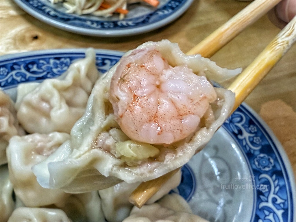 在地人港式燒烤臭豆腐⟩台中大里美食小吃，多種獨特醬料混搭的港式燒烤豆腐一支20元 @果果愛Fruitlove