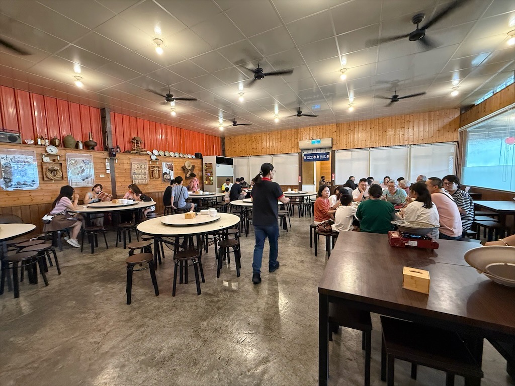 阿鴻大灶雞|台中北屯甕窯雞，大坑彩虹甕窯雞驚豔上桌，多樣熱炒與手路菜，家庭朋友聚餐首選 @果果愛Fruitlove