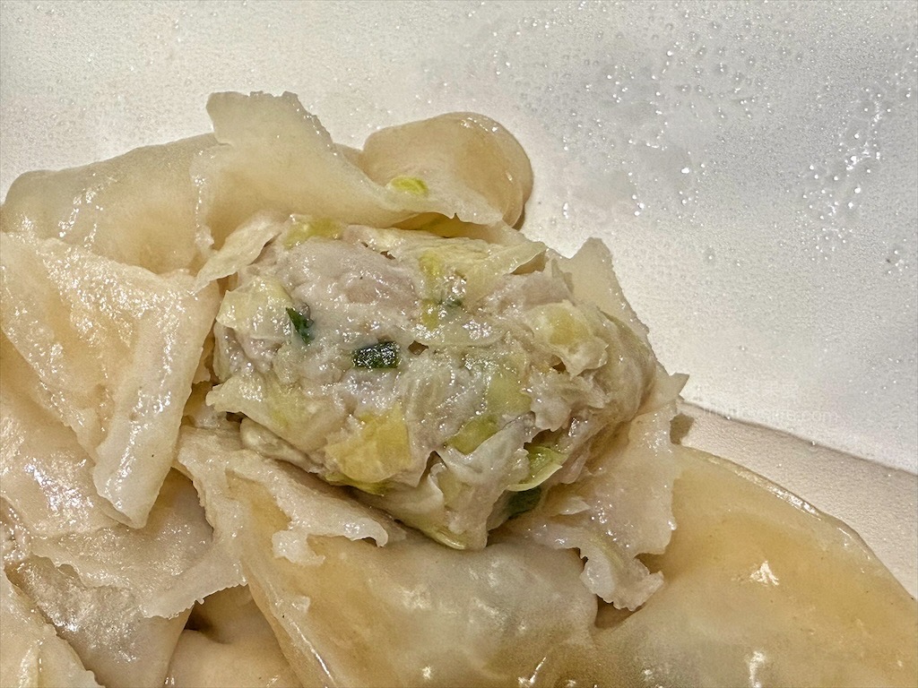 泰紹子麵|台中西屯紹子麵、蒸餃，水湳市場人氣外帶美食，紹子麵香麻清爽，蒸餃Q彈鮮甜，平日晚餐限定美味 @果果愛Fruitlove