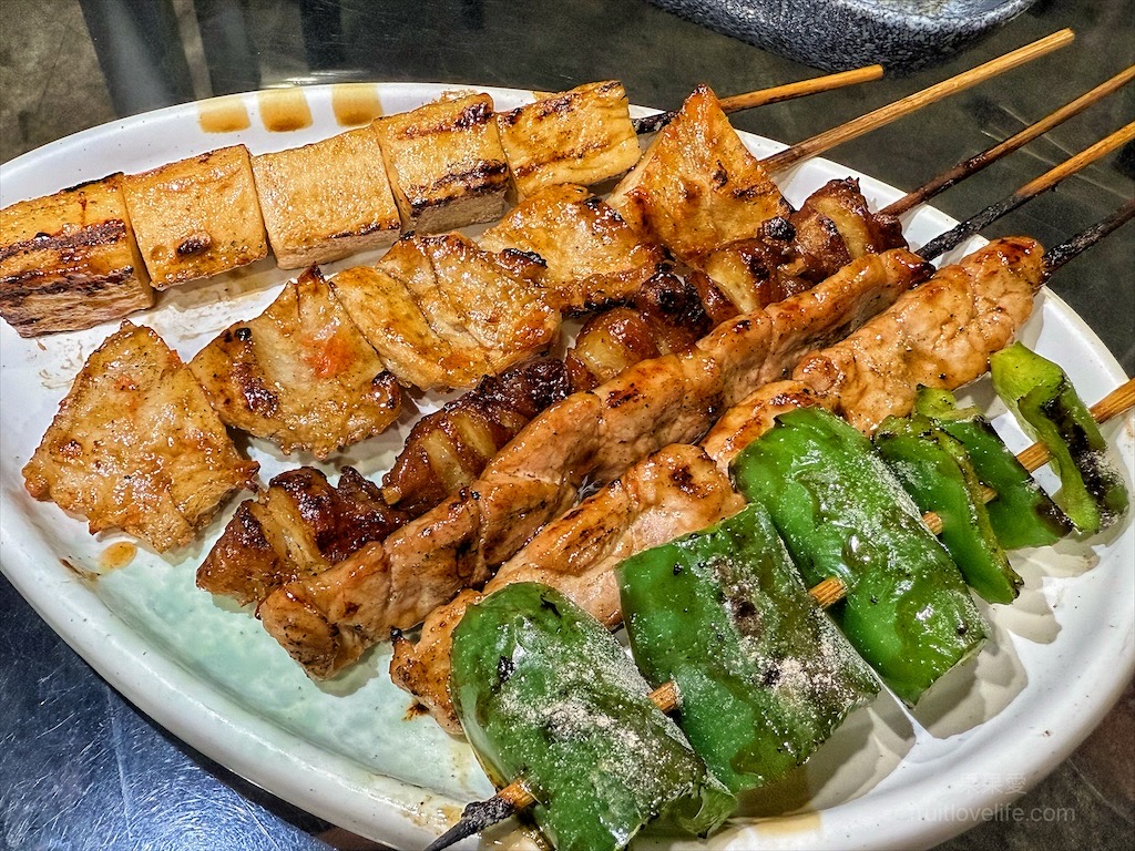 清境牧場門市-南投草屯美食|南投草屯牧場直營的鮮羊乳、羊奶冰棒、羊肉爐，每日現做的純羊奶銅鑼燒，開放散客免費預約牧場參觀 @果果愛Fruitlove