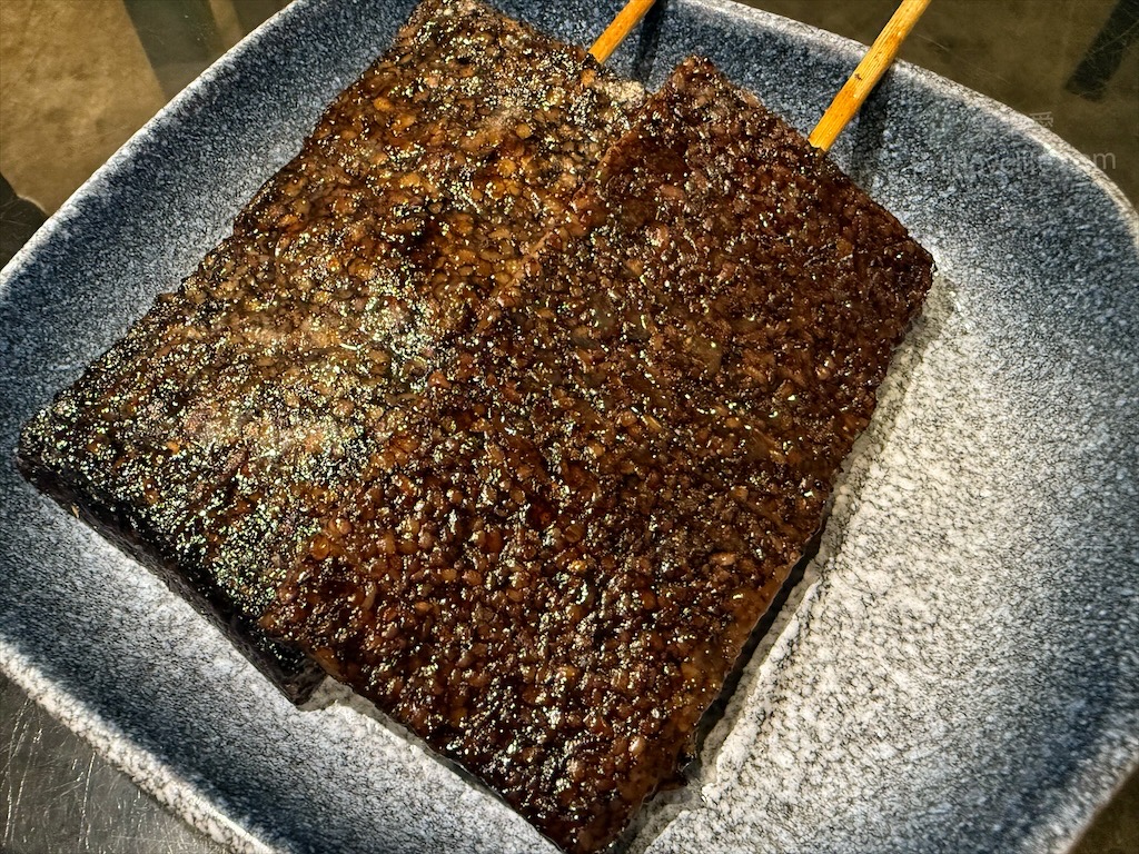 月𤉷碳烤|台中西屯燒烤，水湳市場宵夜美食，必吃Q軟不硬的米血，紅木炭現烤燒烤，美味不油膩 @果果愛Fruitlove