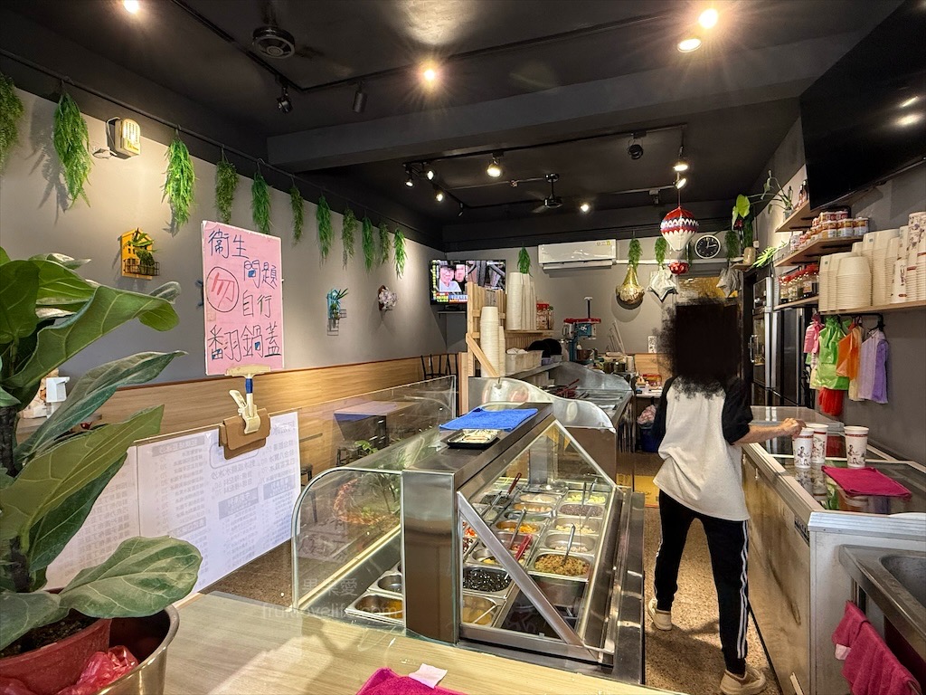 阿宏冰城|新竹香山冰店，沁涼鳳梨、招牌綠豆沙冰沙消暑推薦，近香山濕地，用料很實在 @果果愛Fruitlove