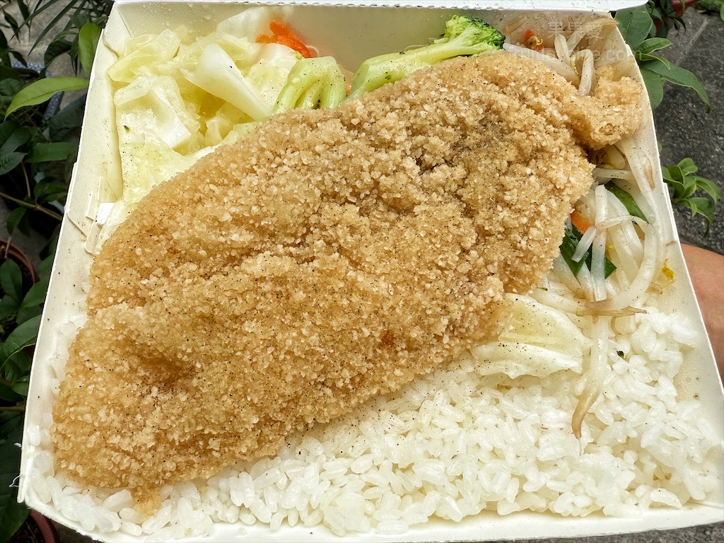 霧農便當店 | 台中霧峰便當店，霧峰林家旁的午晚餐好選擇，豐富主菜，免費湯飲 @果果愛Fruitlove