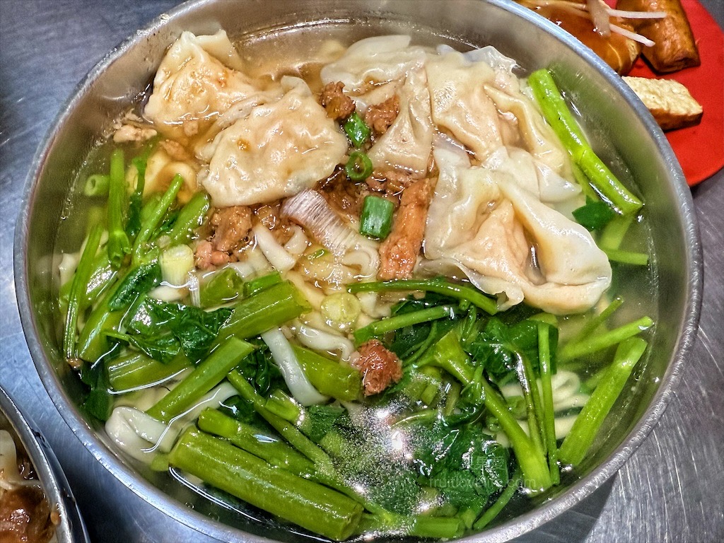眼鏡當歸麵線|台中烏日當歸麵線、米糕，烏日市場旁的當歸麵線、筒仔米糕、餛飩麵，份量不少，內用無限續湯 @果果愛Fruitlove