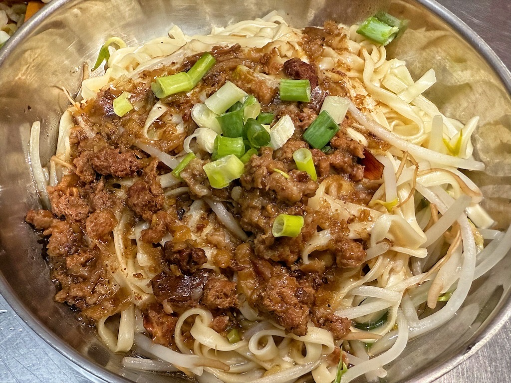 眼鏡當歸麵線|台中烏日當歸麵線、米糕，烏日市場旁的當歸麵線、筒仔米糕、餛飩麵，份量不少，內用無限續湯 @果果愛Fruitlove