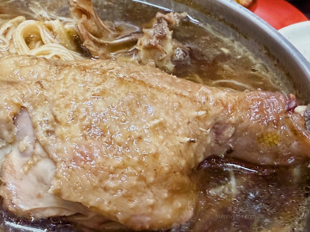 眼鏡當歸麵線|台中烏日當歸麵線、米糕，烏日市場旁的當歸麵線、筒仔米糕、餛飩麵，份量不少，內用無限續湯 @果果愛Fruitlove