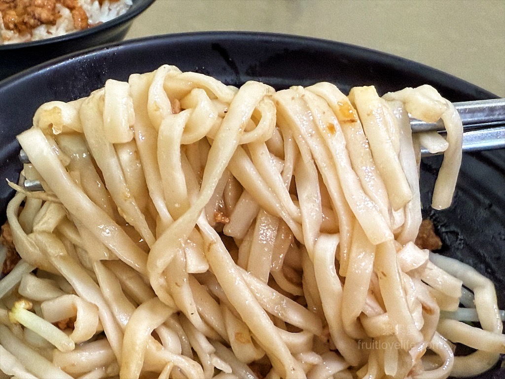 鐵皮屋魯肉飯 | 雲林北港早午餐，在地平價小吃，魯肉飯香而不膩口，晚來吃不到的魚酥 @果果愛Fruitlove
