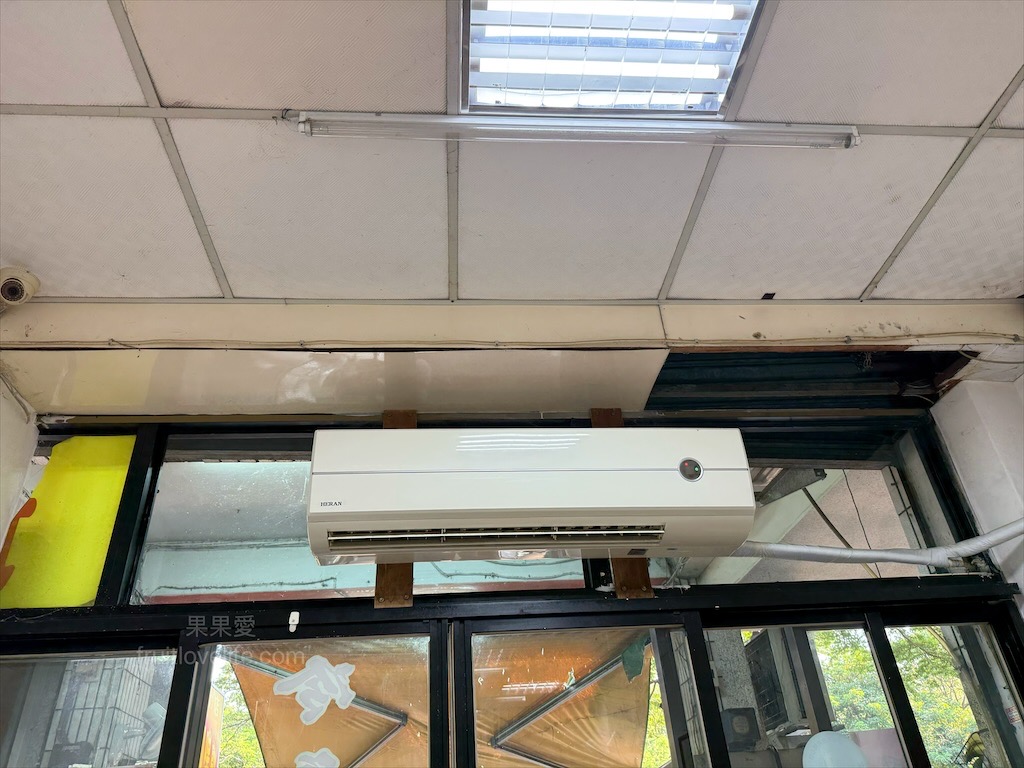 楊媽媽の店|台中南區小吃店，中興大學旁的平價小吃店，蒸餃紮實飽滿、皮薄餡多深受許多人的喜愛 @果果愛Fruitlove