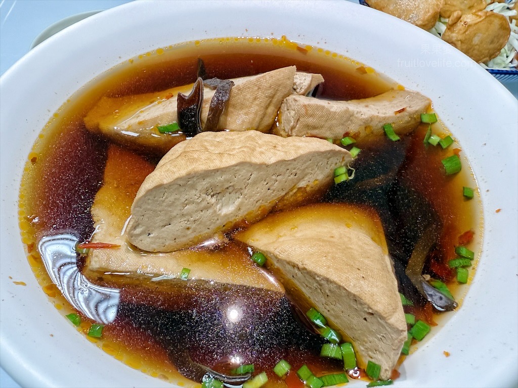 楊媽媽の店|台中南區小吃店，中興大學旁的平價小吃店，蒸餃紮實飽滿、皮薄餡多深受許多人的喜愛 @果果愛Fruitlove