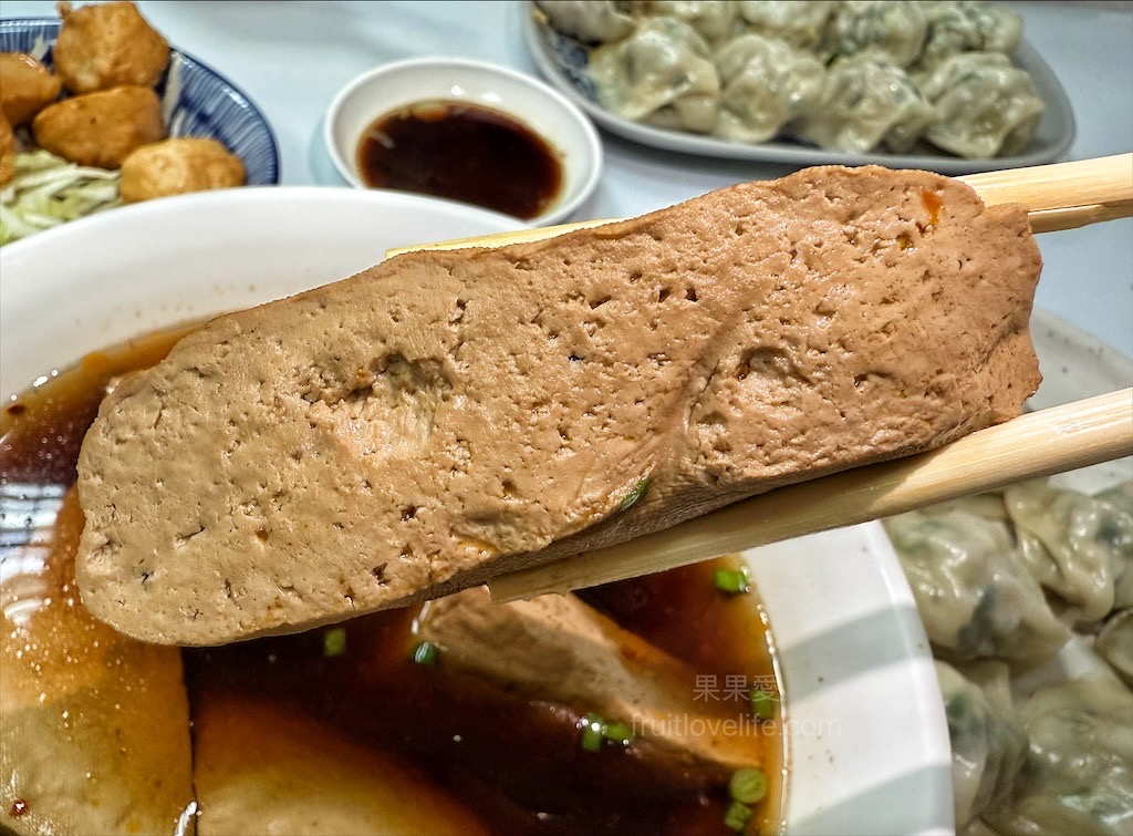 楊媽媽の店|台中南區小吃店，中興大學旁的平價小吃店，蒸餃紮實飽滿、皮薄餡多深受許多人的喜愛 @果果愛Fruitlove