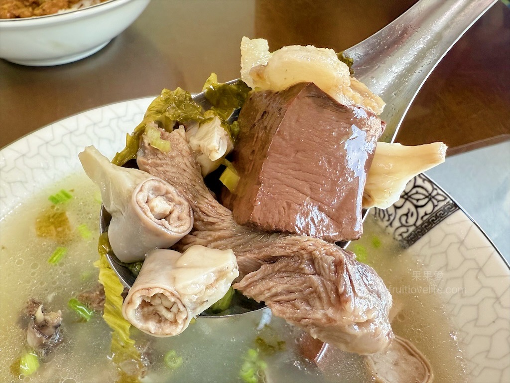 阿國小吃店|苗栗後龍早午餐，在地人激推古早味平價早午餐，必點招牌綜合湯、綜合麵食，料多味美 @果果愛Fruitlove