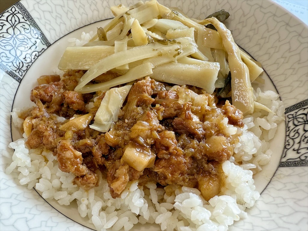 阿國小吃店|苗栗後龍早午餐，在地人激推古早味平價早午餐，必點招牌綜合湯、綜合麵食，料多味美 @果果愛Fruitlove