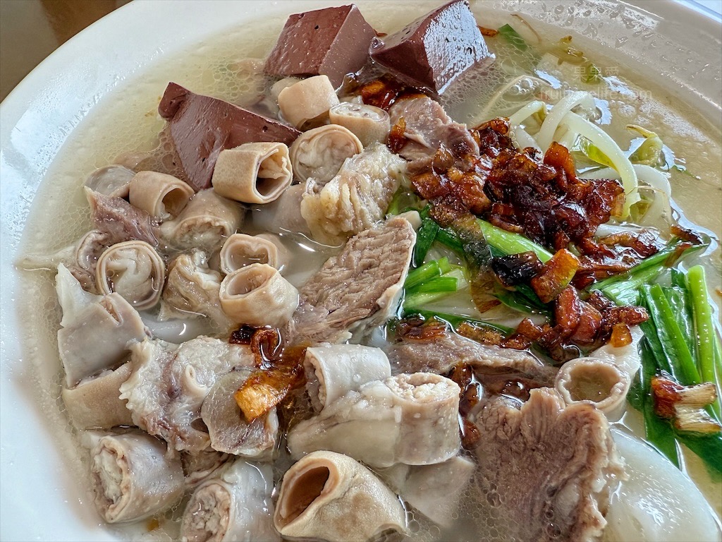 阿國小吃店|苗栗後龍早午餐，在地人激推古早味平價早午餐，必點招牌綜合湯、綜合麵食，料多味美 @果果愛Fruitlove