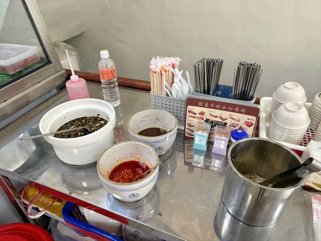 犇牛肉料理專賣店 | 澎湖馬公溫體牛，澎湖在地溫體放牧黃牛、肉質鮮嫩、湯頭鮮甜、無限續湯 @果果愛Fruitlove