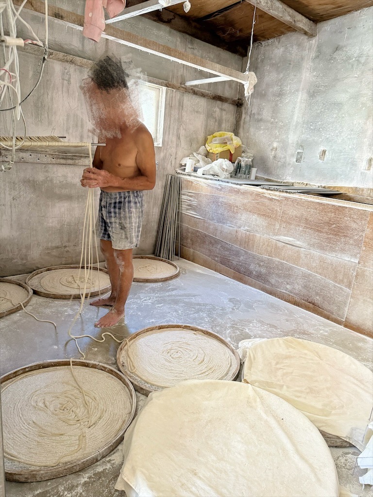 鄭師傅手工麵線 | 澎湖西衛手工麵線，麵線手工傳承，日曬工法，Q彈好滋味，還有萌貓接待 @果果愛Fruitlove