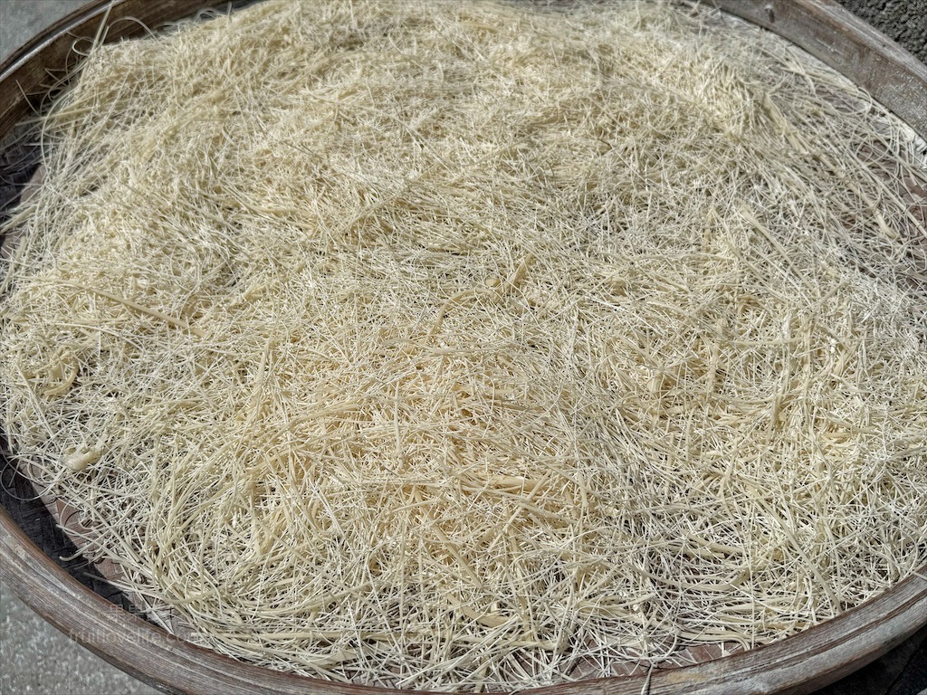 鄭師傅手工麵線 | 澎湖西衛手工麵線，麵線手工傳承，日曬工法，Q彈好滋味，還有萌貓接待 @果果愛Fruitlove