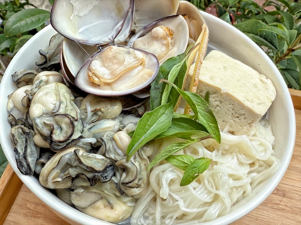 鄭師傅手工麵線 | 澎湖西衛手工麵線，麵線手工傳承，日曬工法，Q彈好滋味，還有萌貓接待 @果果愛Fruitlove