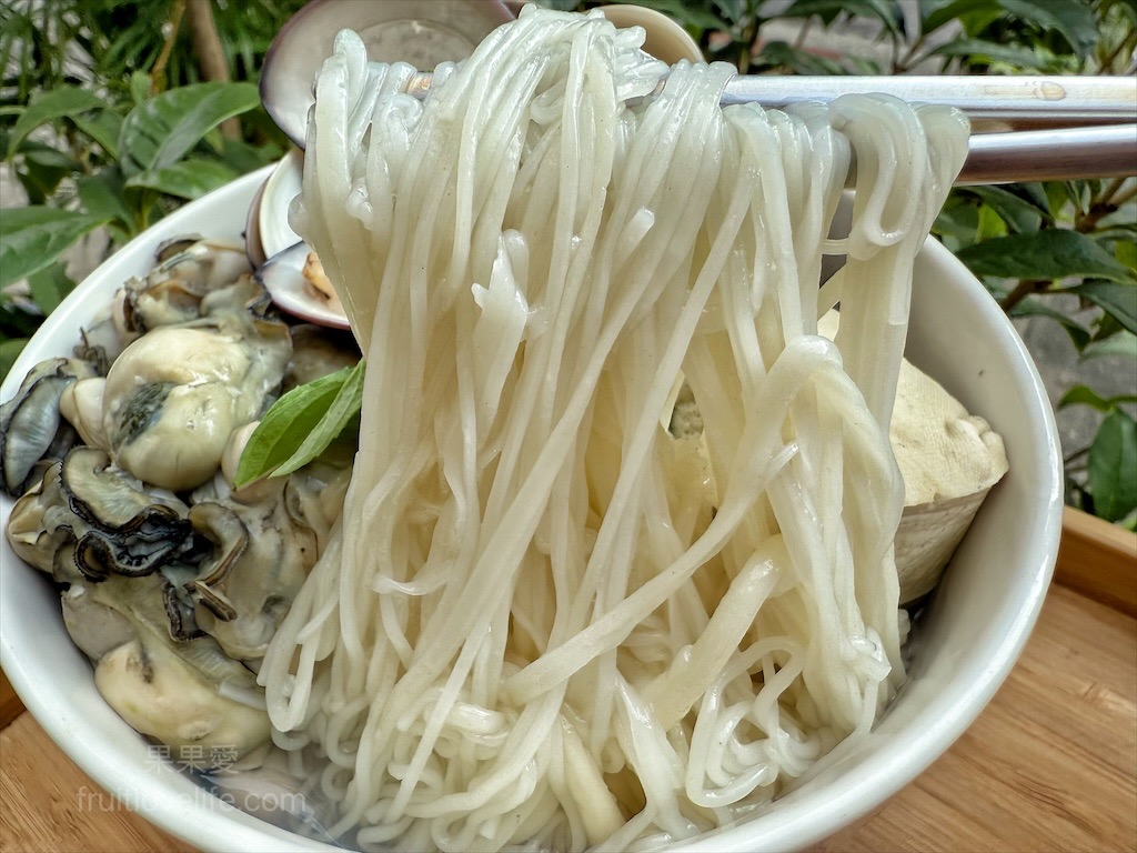 鄭師傅手工麵線 | 澎湖西衛手工麵線，麵線手工傳承，日曬工法，Q彈好滋味，還有萌貓接待 @果果愛Fruitlove