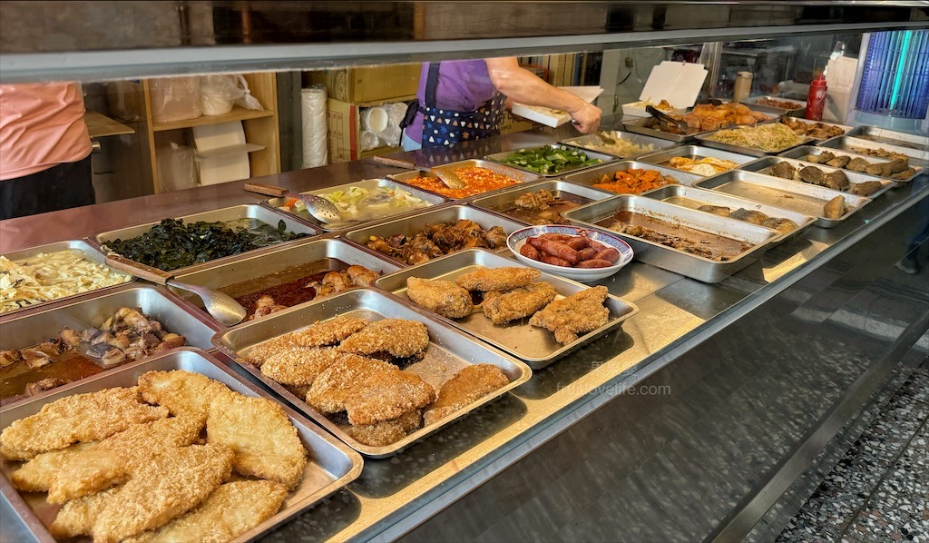 喜德家 | 台中南區便當，75元便當店，多樣主菜、免費湯飲，小資族午晚餐最佳選擇 @果果愛Fruitlove