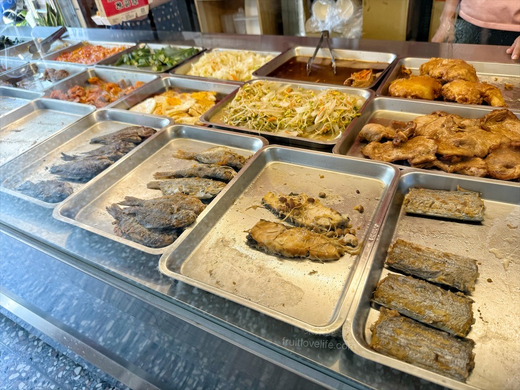 喜德家 | 台中南區便當,75元便當店,多樣主菜、免費湯飲,小資族午晚餐最佳選擇 @果果愛Fruitlove 喜德家 | 台中南區便當,75元便當店,多樣主菜、免費湯飲,小資族午晚餐最佳選擇 @果果愛Fruitlove