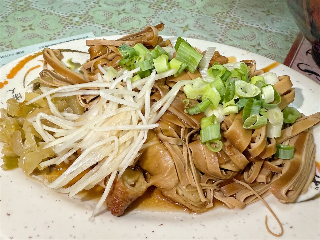 阿汝麵攤 | 台中南屯麵店，好市多、迪卡儂附近平日限定的小吃店，很推薦結合羹湯與土魠魚的麵疙瘩 @果果愛Fruitlove