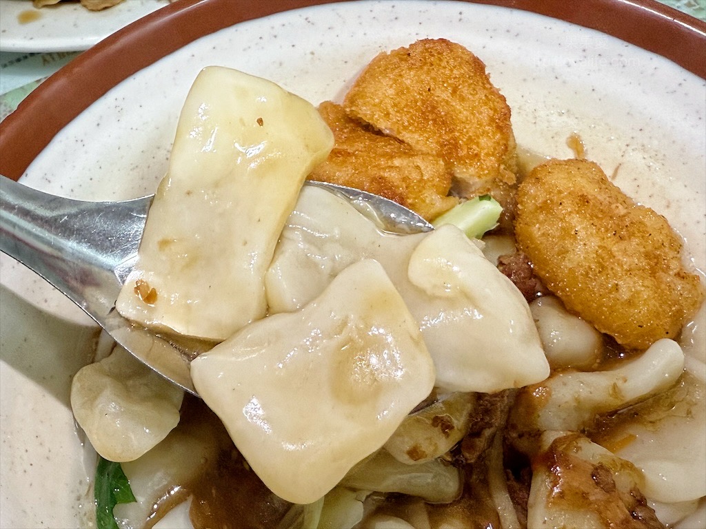 阿汝麵攤 | 台中南屯麵店，好市多、迪卡儂附近平日限定的小吃店，很推薦結合羹湯與土魠魚的麵疙瘩 @果果愛Fruitlove