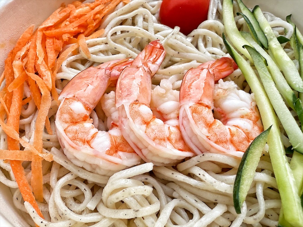 宅食|台中西屯涼麵，水堀頭市場裡的蕎麥涼麵專賣店，口感清爽，鮮蝦、雞絲口味都很推薦 @果果愛Fruitlove