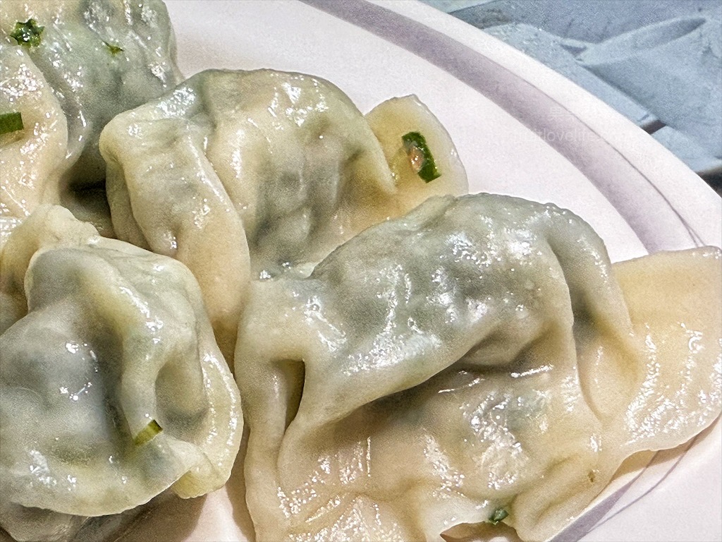 魏記牛肉麵 | 彰化永靖牛肉麵，藤蔓植栽外觀、復古裁縫機餐桌、古典樂聲中品味鄉間水餃、牛肉麵 @果果愛Fruitlove