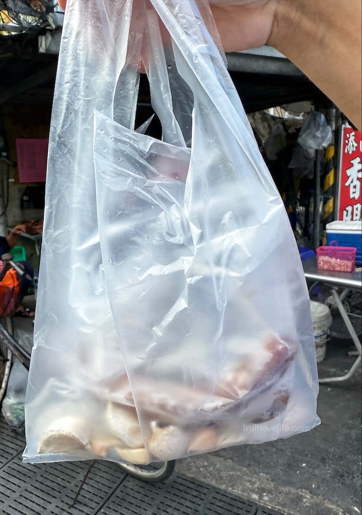 添己香腸 | 雲林土庫羊腸香腸，在地人推薦的炭烤香腸，羊腸衣軟Q微脆、豬肉餡扎實、酒香濃郁 @果果愛Fruitlove