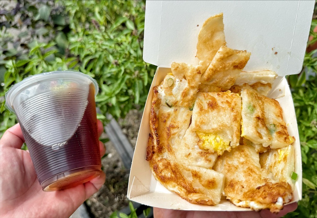 大公路蛋餅 | 彰化溪湖早餐，古早味粉漿蛋餅酥香焦脆、軟Q，在地人推薦排隊也要吃！ @果果愛Fruitlove