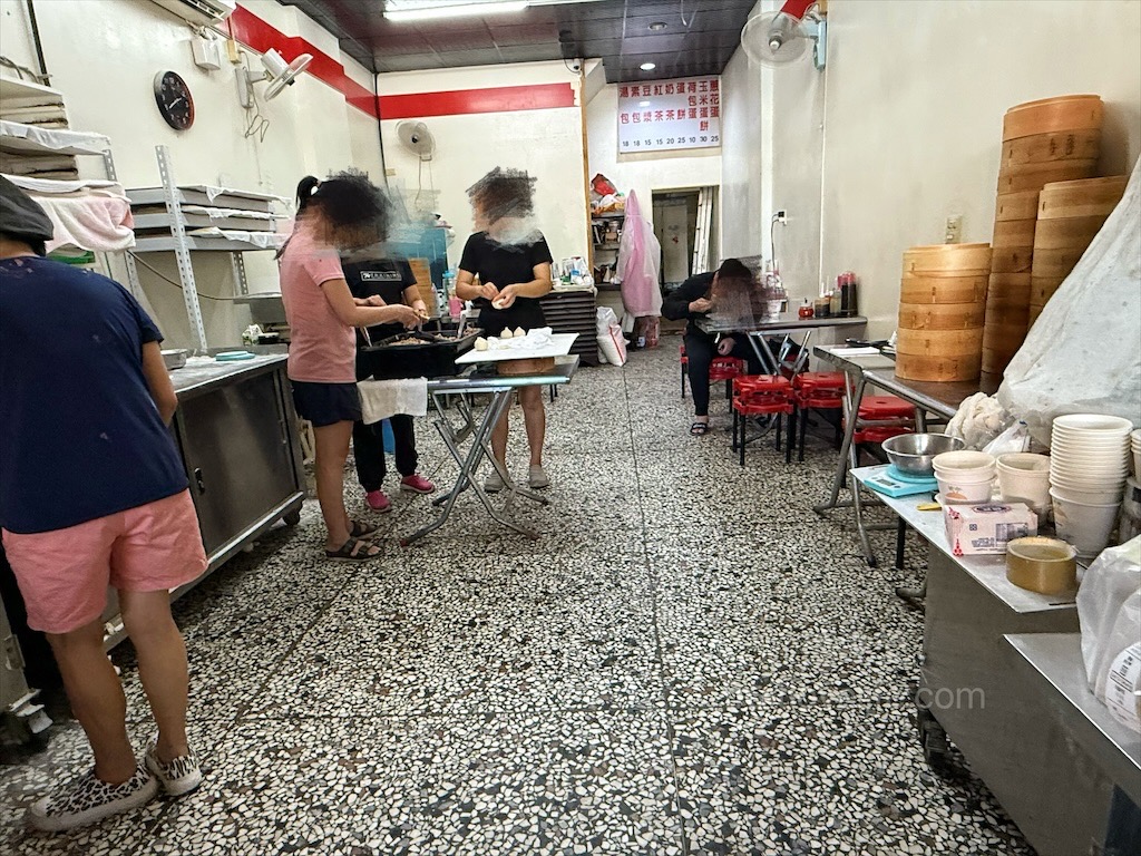 有間大湯包 | 台中大里早餐排隊名店，爆汁湯包、現做現包，早晨幸福的好滋味 @果果愛Fruitlove