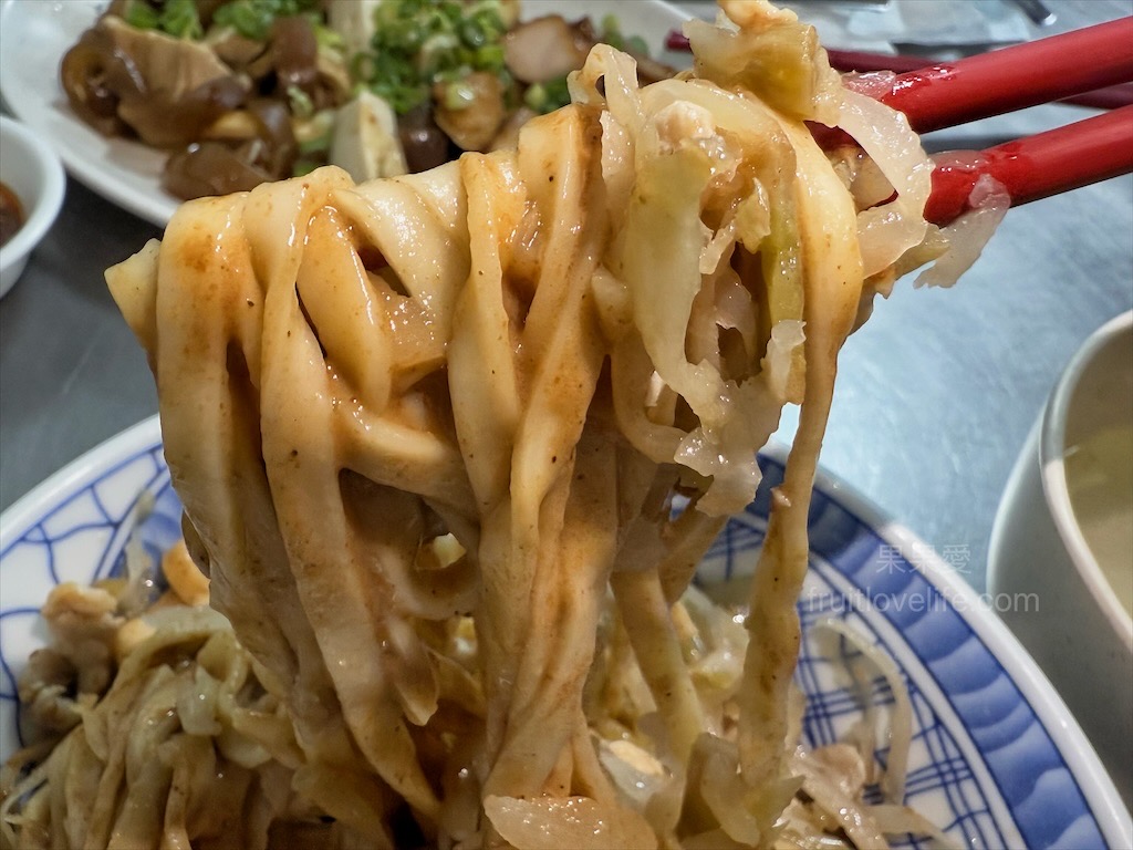無名麵食館 | 澎湖馬公麵店，在地小有名氣的小吃店，滷味小菜更是這裡的招牌 @果果愛Fruitlove