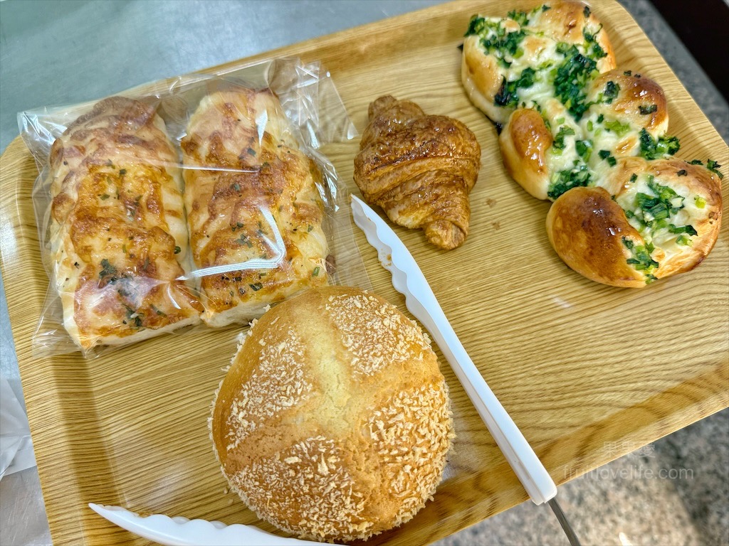 甜點寫作 | 南投埔里甜點、蛋糕、麵包,老麵製作而成的麵包,平價美味又好吃,適合帶到景點或是住宿享用 @果果愛Fruitlove 甜點寫作 | 南投埔里甜點、蛋糕、麵包,老麵製作而成的麵包,平價美味又好吃,適合帶到景點或是住宿享用 @果果愛Fruitlove