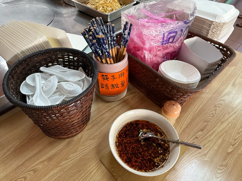 好萊自助餐 | 台中南區便當,30幾年的自助餐店,主菜加三樣配菜的便當通通只要60元 @果果愛Fruitlove 好萊自助餐 | 台中南區便當,30幾年的自助餐店,主菜加三樣配菜的便當通通只要60元 @果果愛Fruitlove