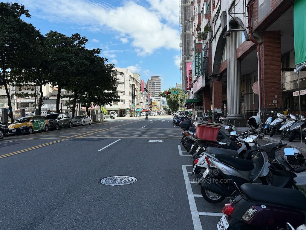 好萊自助餐 | 台中南區便當,30幾年的自助餐店,主菜加三樣配菜的便當通通只要60元 @果果愛Fruitlove 好萊自助餐 | 台中南區便當,30幾年的自助餐店,主菜加三樣配菜的便當通通只要60元 @果果愛Fruitlove
