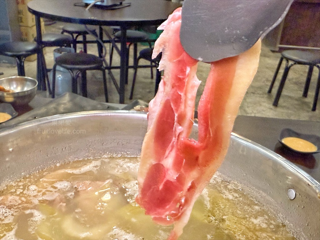 味首席紅蟳薑母鴨 | 台中北屯薑母鴨，鮮甜紅蟳、薑母鴨、寵物友善、冷氣開放，不分季節的好滋味 @果果愛Fruitlove