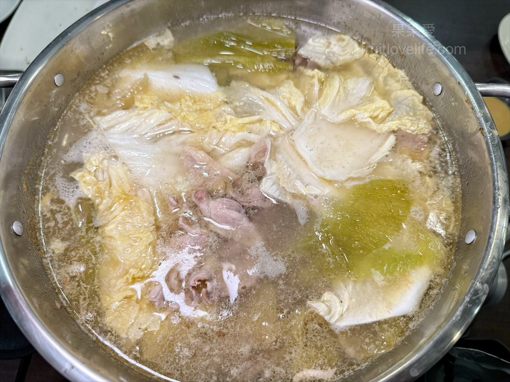 味首席紅蟳薑母鴨 | 台中北屯薑母鴨，鮮甜紅蟳、薑母鴨、寵物友善、冷氣開放，不分季節的好滋味 @果果愛Fruitlove