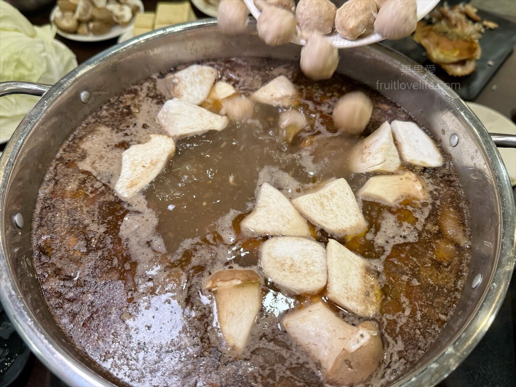 味首席紅蟳薑母鴨 | 台中北屯薑母鴨，鮮甜紅蟳、薑母鴨、寵物友善、冷氣開放，不分季節的好滋味 @果果愛Fruitlove