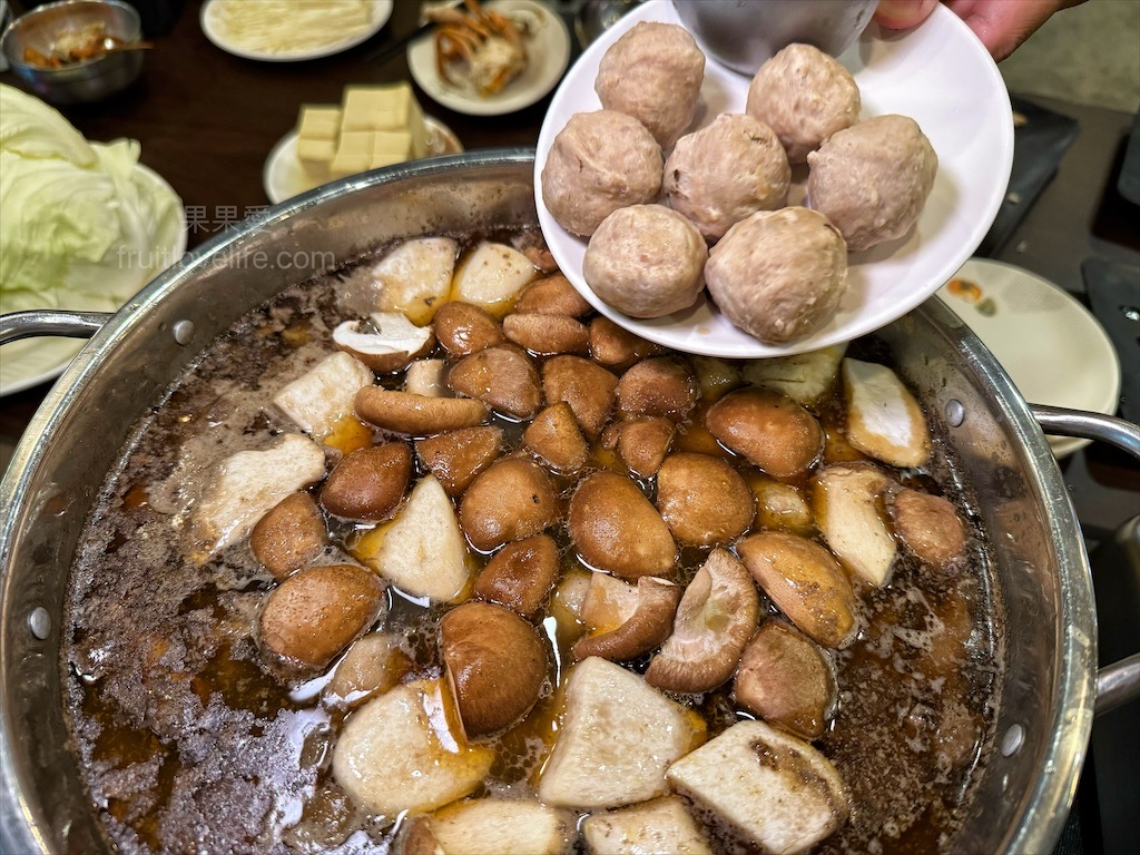 味首席紅蟳薑母鴨 | 台中北屯薑母鴨，鮮甜紅蟳、薑母鴨、寵物友善、冷氣開放，不分季節的好滋味 @果果愛Fruitlove