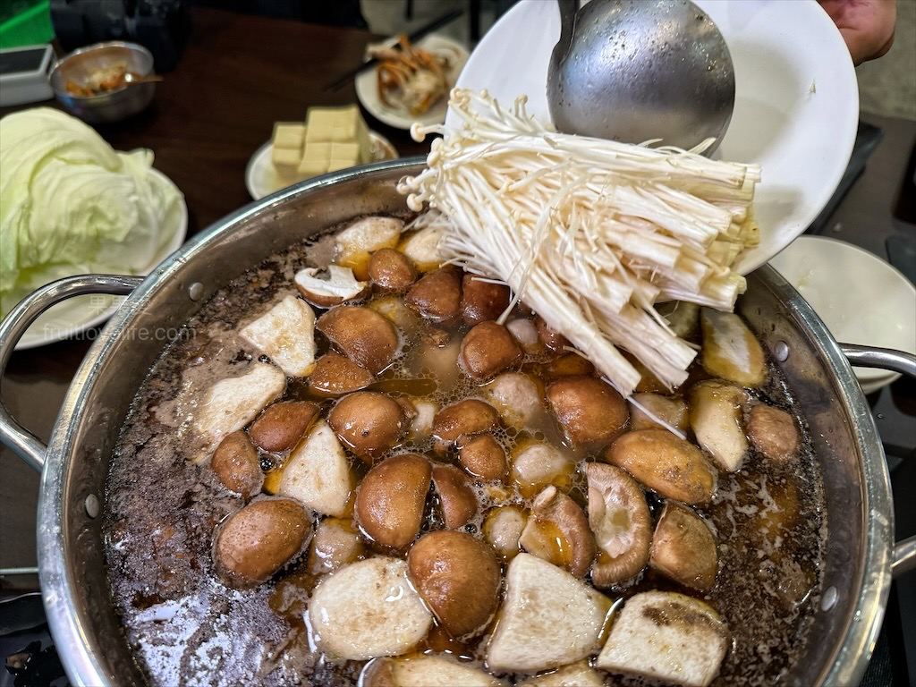 味首席紅蟳薑母鴨 | 台中北屯薑母鴨，鮮甜紅蟳、薑母鴨、寵物友善、冷氣開放，不分季節的好滋味 @果果愛Fruitlove