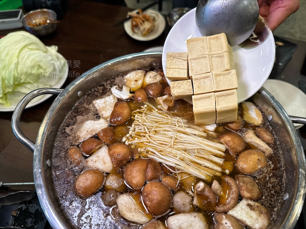 味首席紅蟳薑母鴨 | 台中北屯薑母鴨，鮮甜紅蟳、薑母鴨、寵物友善、冷氣開放，不分季節的好滋味 @果果愛Fruitlove