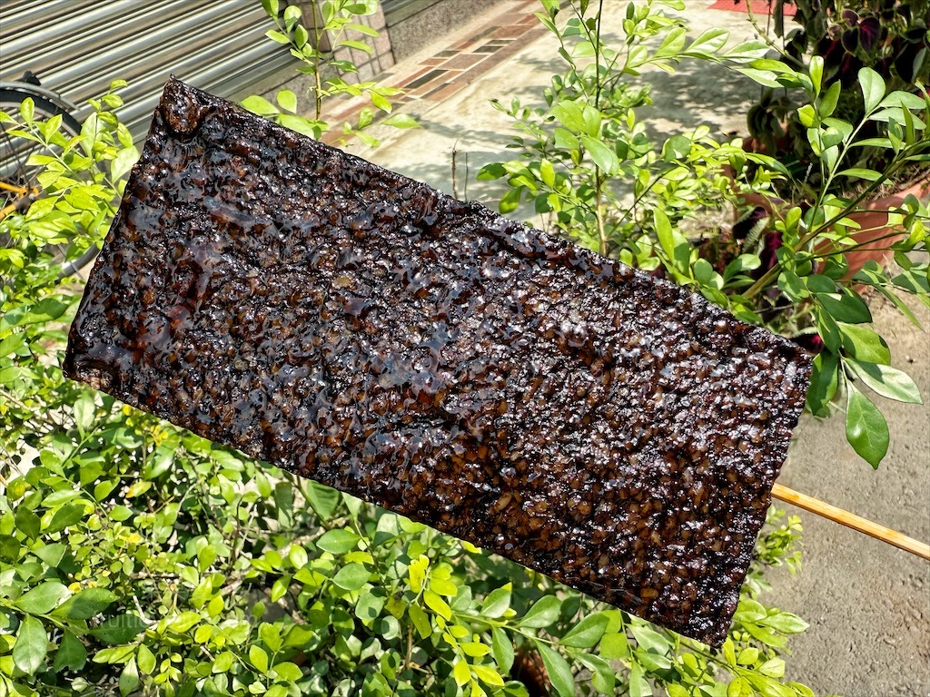 松柏嶺阿香香腸+米腸 | 南投名間大腸包小腸，路過或是到受天宮拜拜，不妨買組大腸包小腸吃看看，烤米血也是我們最愛 @果果愛Fruitlove