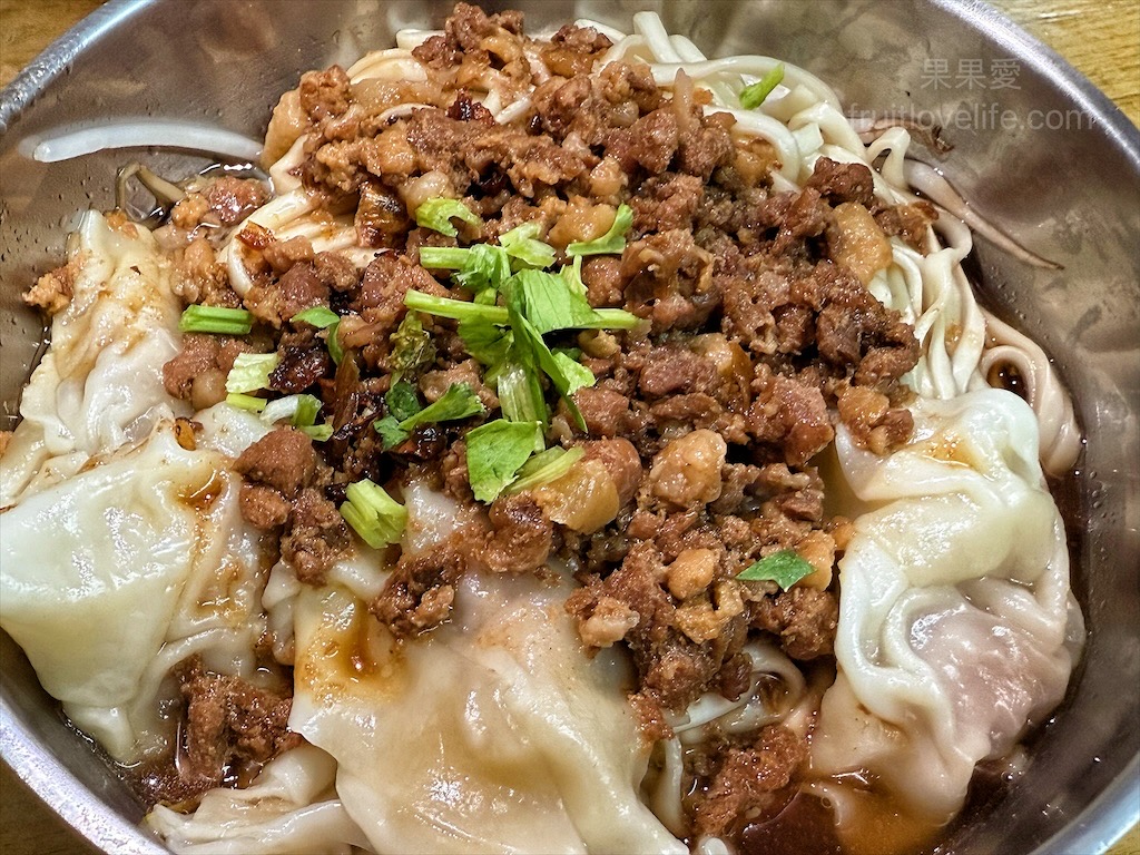井仔腳瓦盤鹽田⟩台南北門寵物友善景點，探訪目前台灣最古老的鹽田，體驗往日曬鹽的艱辛，欣賞一座又一座堆疊出來的小鹽山之美 @果果愛Fruitlove